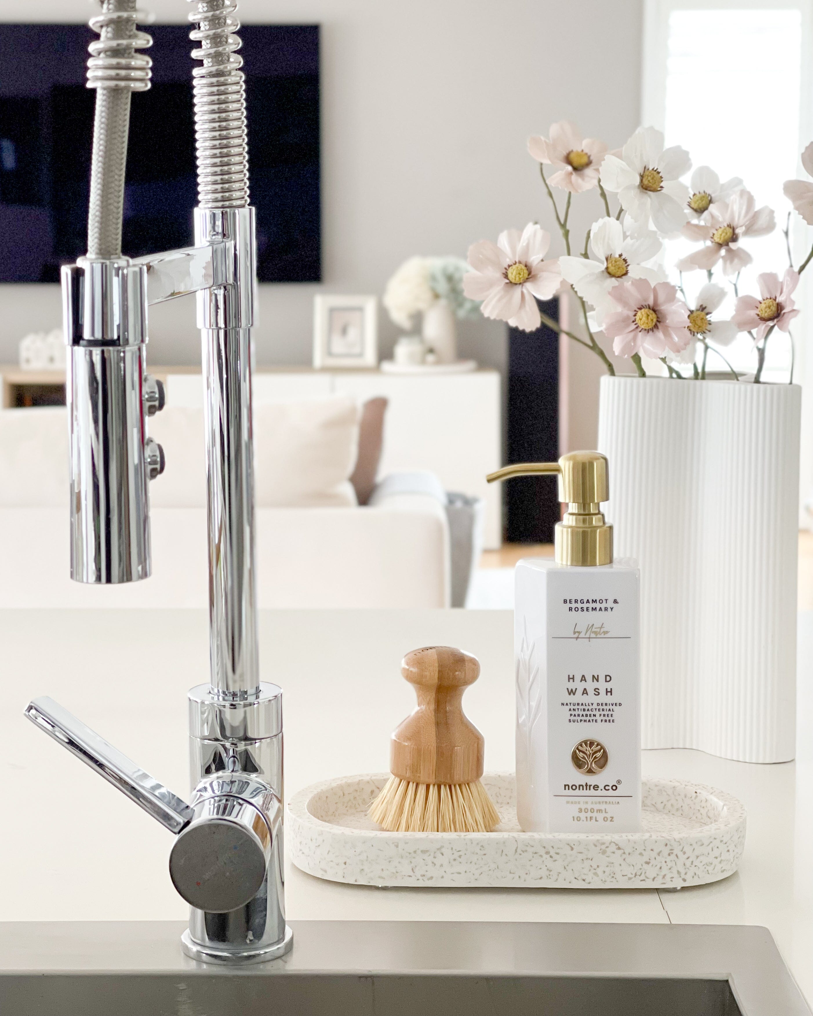 Natural White Hand Wash 300ML, Bergamot & Rosemary